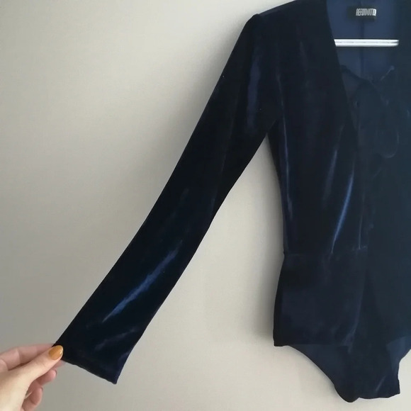 Reformation Avalon Blue Velvet Lace Up Bodysuit Plunging V-Neck Pong Sleeve XS - Picture 6 of 16